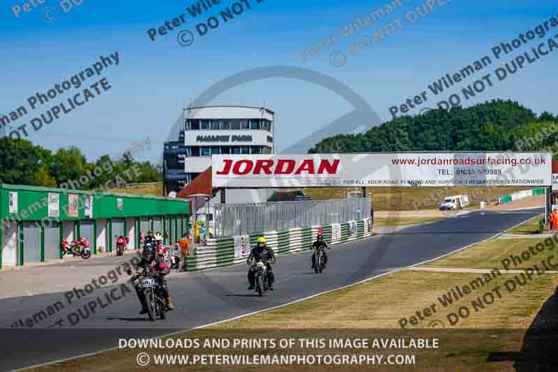 Vintage motorcycle club;eventdigitalimages;mallory park;mallory park trackday photographs;no limits trackdays;peter wileman photography;trackday digital images;trackday photos;vmcc festival 1000 bikes photographs